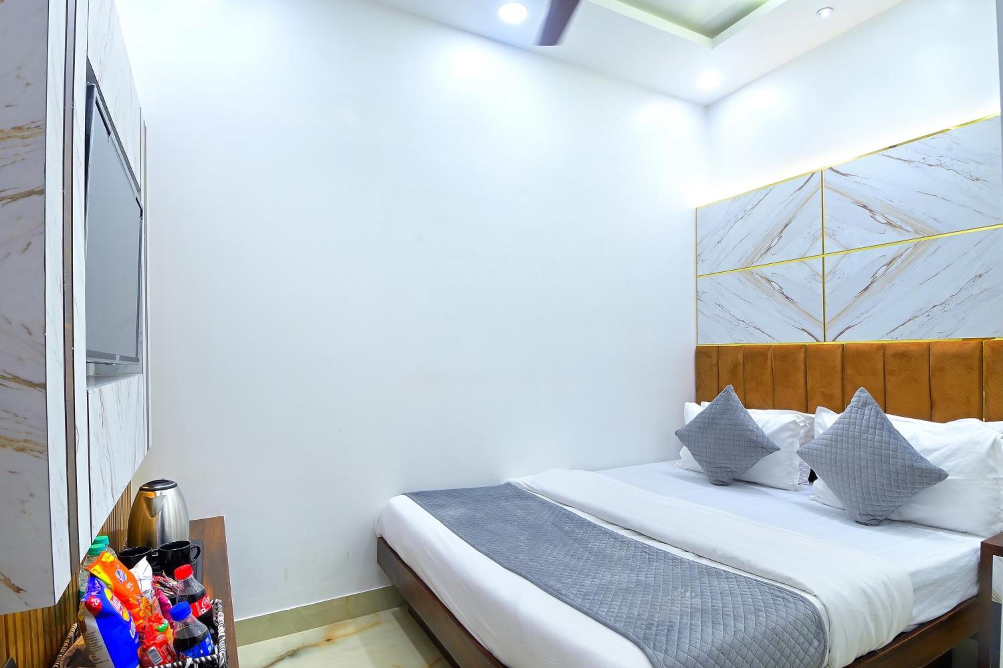Hotel Nav Durga "2 Walking From New Delhi Railway Station" Екстер'єр фото