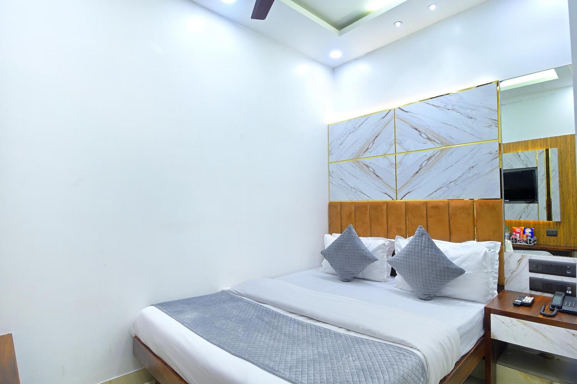 Hotel Nav Durga "2 Walking From New Delhi Railway Station" Екстер'єр фото
